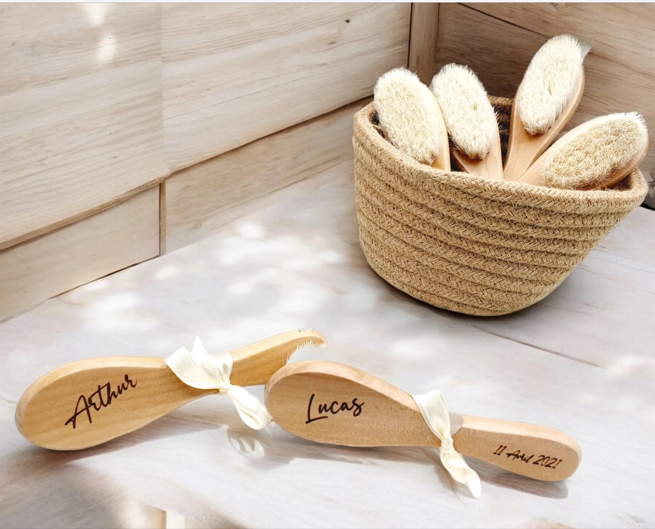 Brosse à cheveux en bois personnalisée avec pochette Orgenza