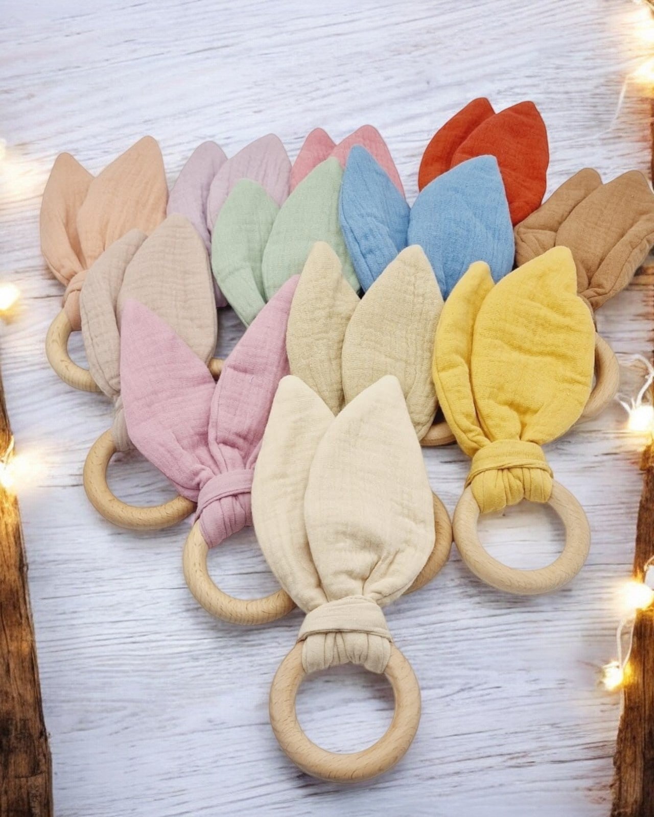 Zoom sur la pince en bois de l'attache sucette personnalisable