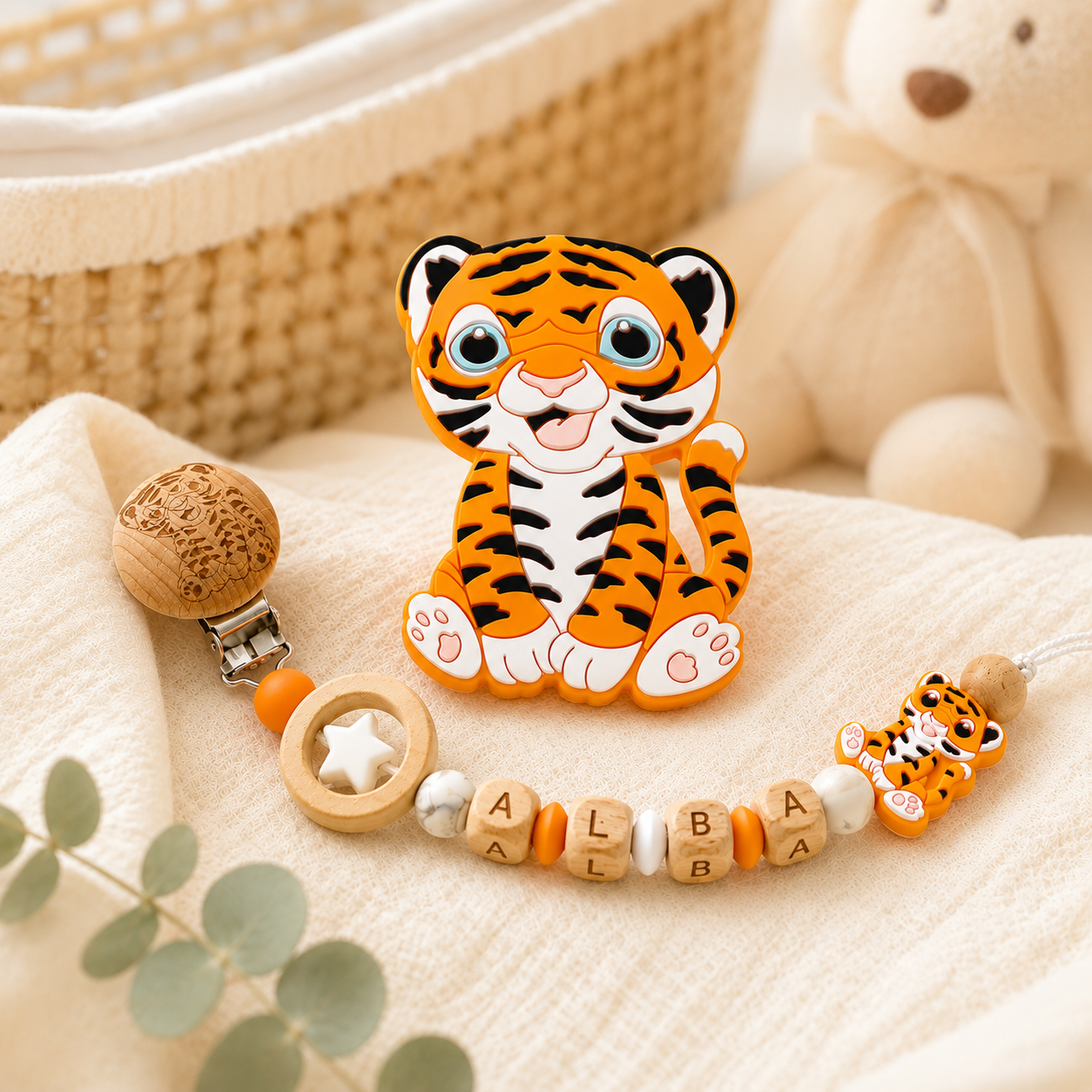 Attache sucette personnalisée tigre gravé – bois et silicone