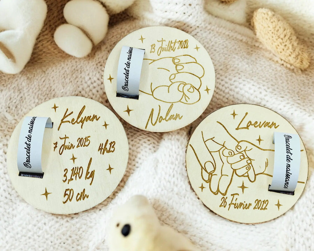 Support bracelet de naissance en bois