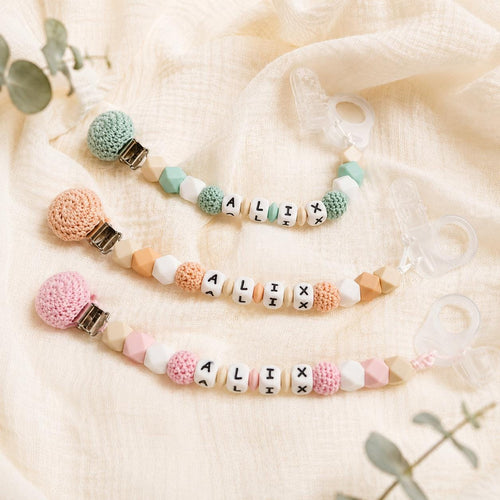 Attache sucette personnalisée crochet coloré – silicone – photo principale