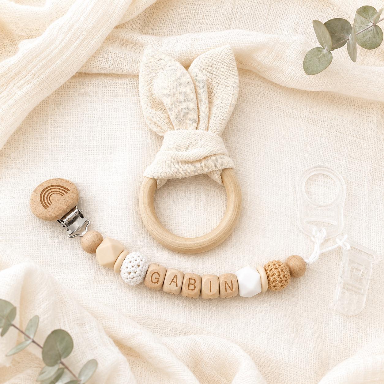 Attache sucette personnalisée lapin naturel – bois et silicone – photo principale