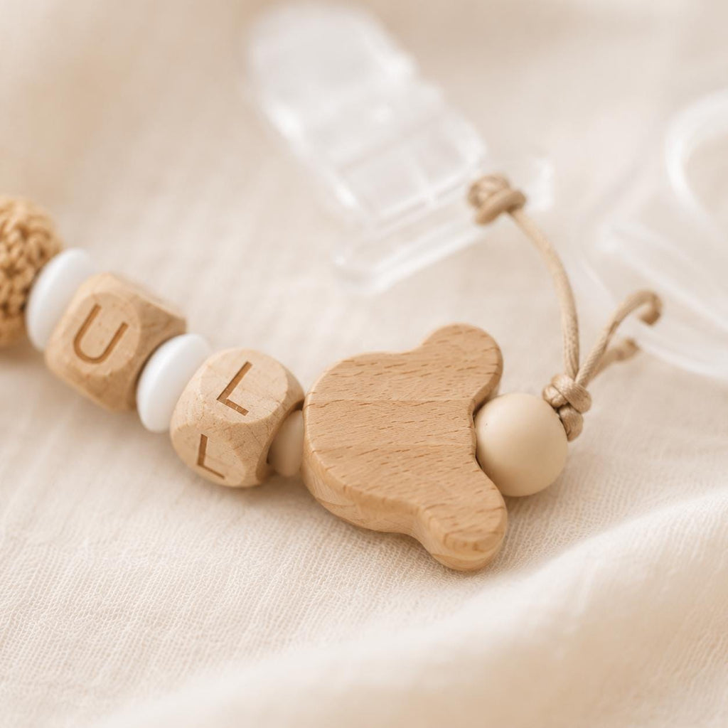 Attache sucette personnalisée ourson naturel – bois et silicone – vue 4