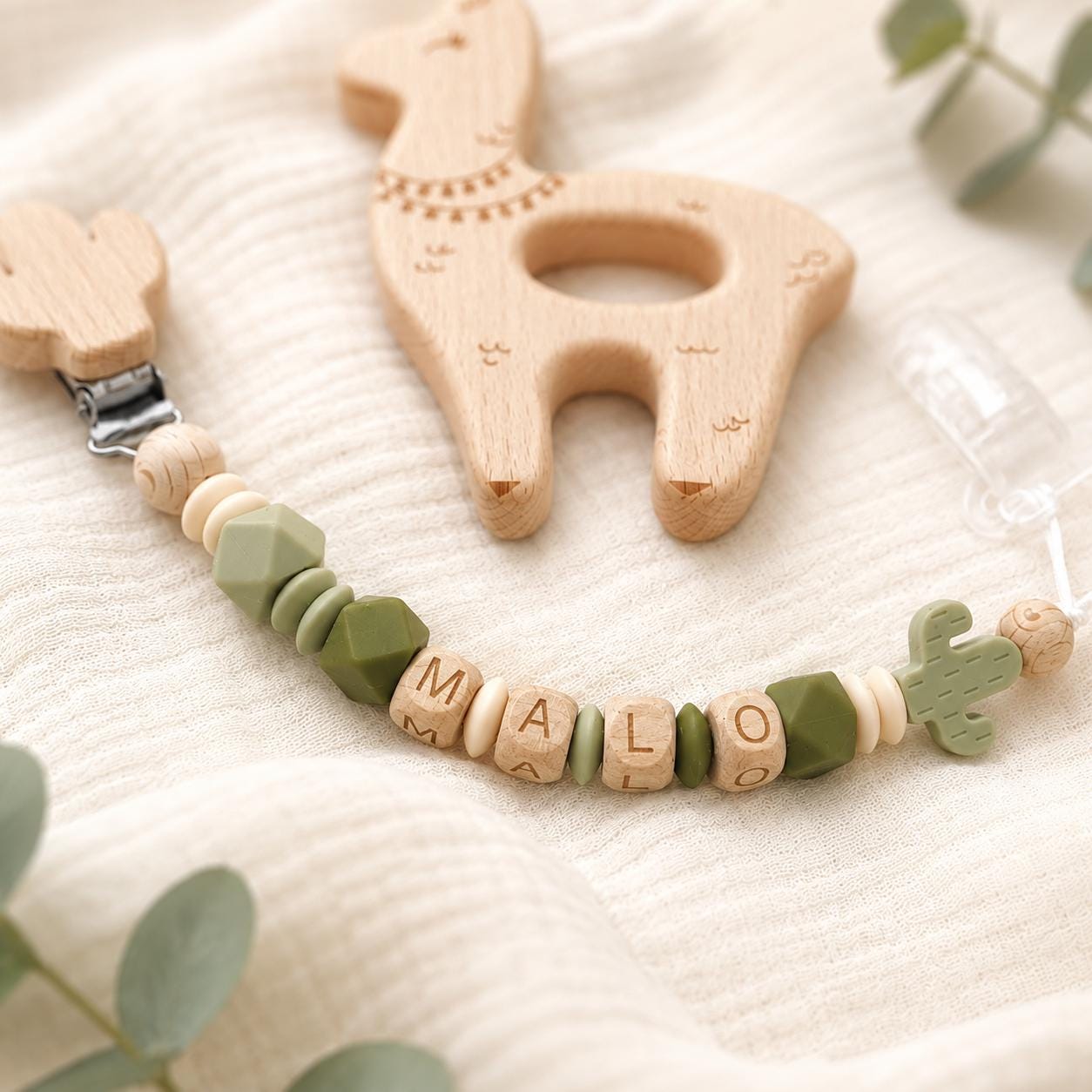 Attache sucette personnalisée cactus – silicone et bois – vue 4