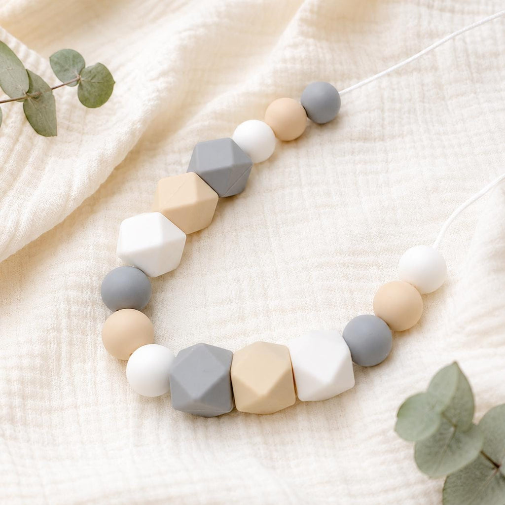Collier d’allaitement Léa – gris, blanc et pêche – vue 2