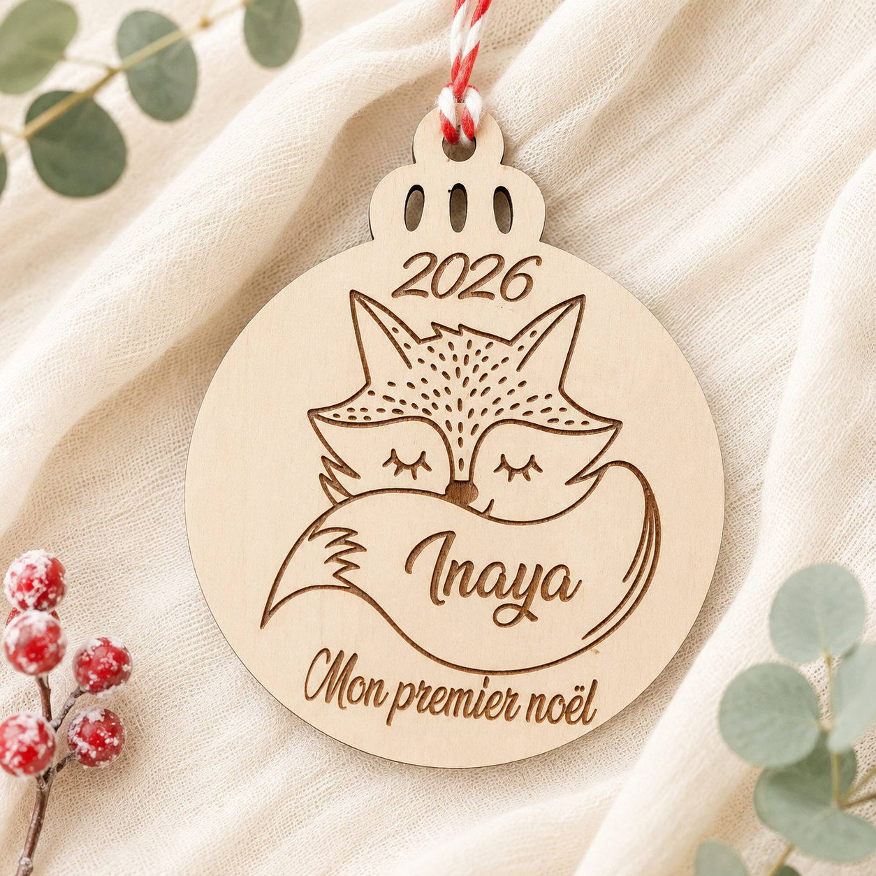 Boule de Noël personnalisée en bois gravé, modèle renard