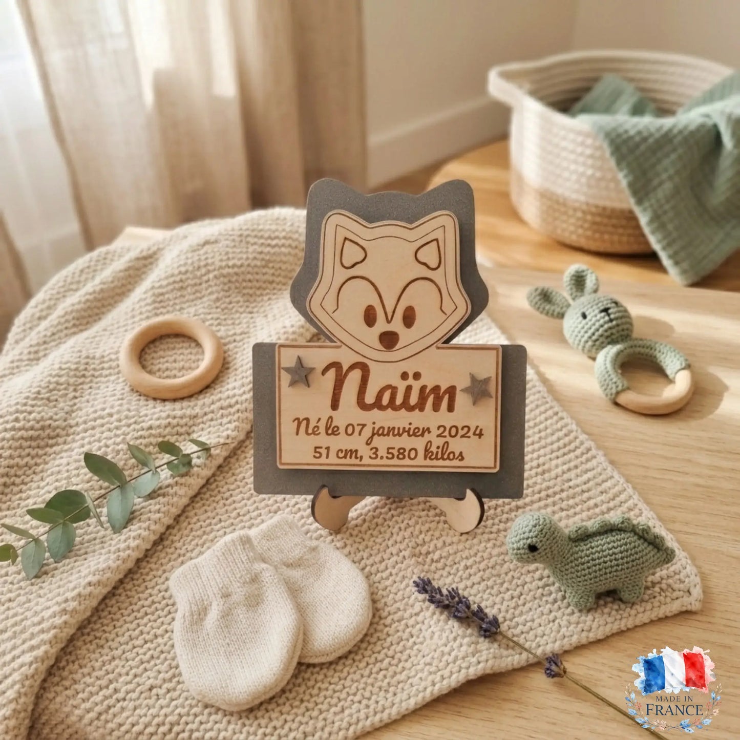 Plaque de naissance loup personnalisée en bois – coloris or