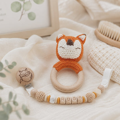 Attache sucette personnalisée renard au crochet – silicone et bois