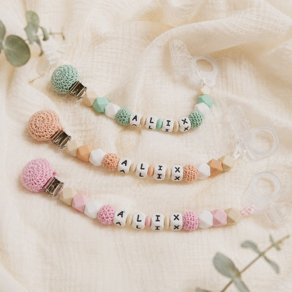 Attache sucette personnalisée crochet coloré – silicone